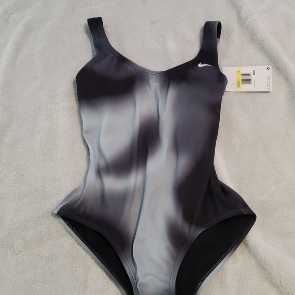 Nwt Nike one piece swimsuit - Picture 2 of 11